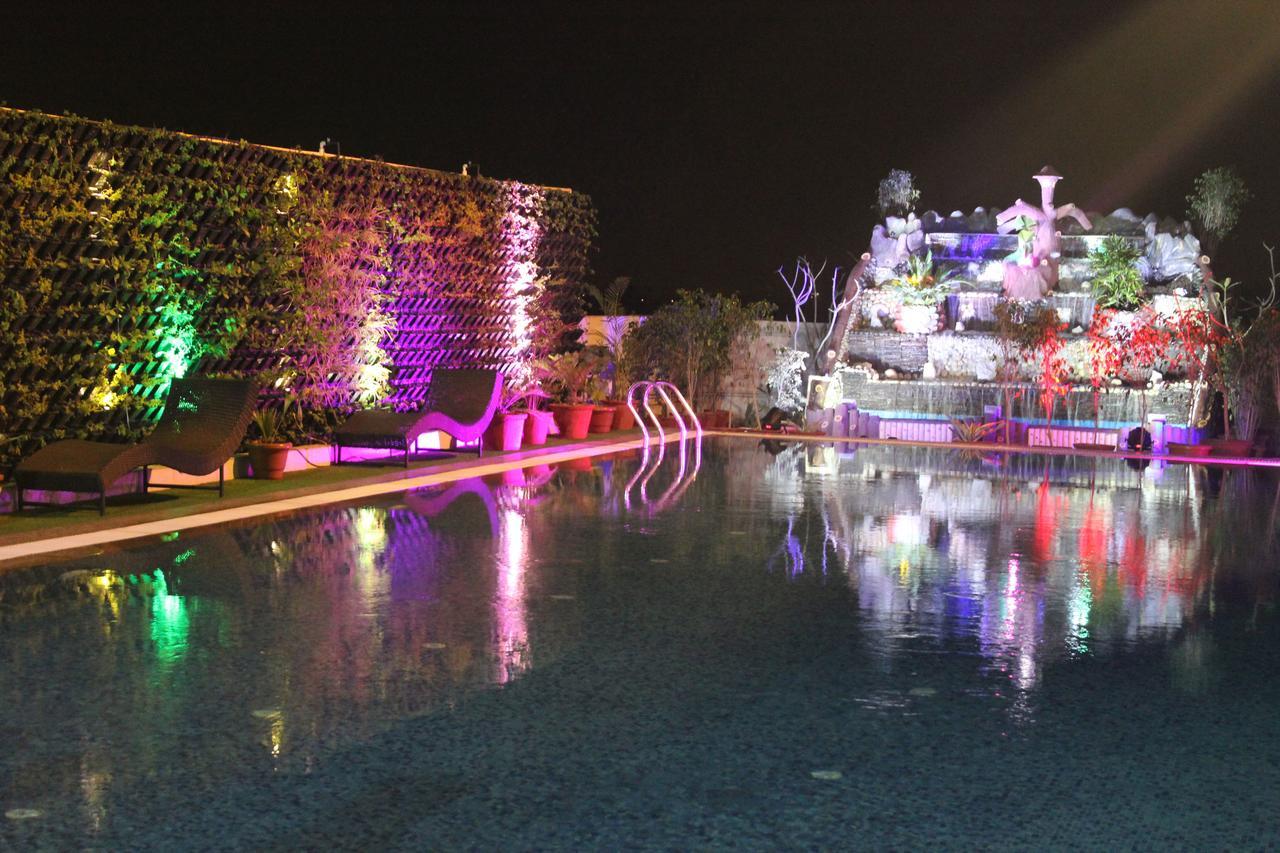 Xenious World Square Hotel ガーズィヤーバード エクステリア 写真